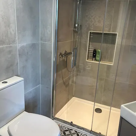 Seaview Terrace * Скеррис